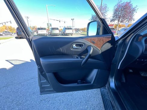 Used 2023 Nissan Armada SL w/ Captain's Chairs Package image 13