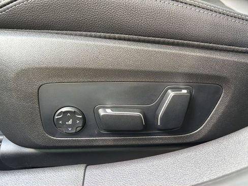 New 2026 BMW 330i Sedan w/ M Sport Package image 7