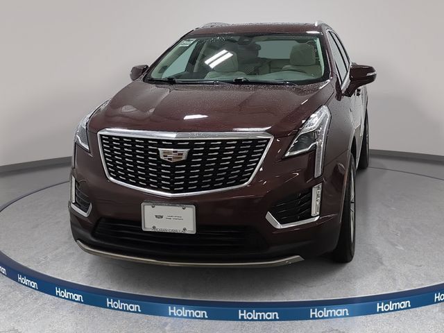 Used 2023 Cadillac XT5 Premium Luxury AWD/4WD image 2