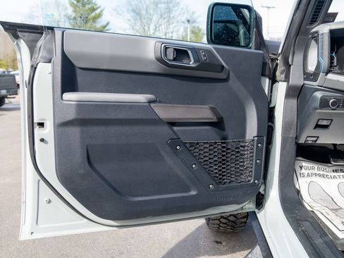 Used 2022 Ford Bronco Black Diamond image 18