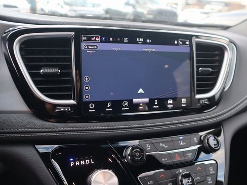 New 2026 Chrysler Pacifica Limited w/ S Appearance Package FWD image 7