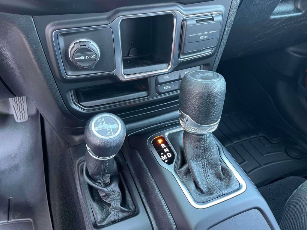 Used 2020 Jeep Wrangler Sport AWD/4WD image 24