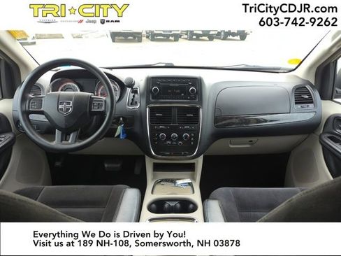 Used 2014 Dodge Grand Caravan SXT image 18