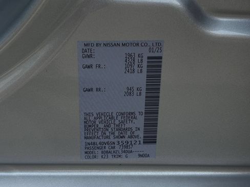 Used 2025 Nissan Altima 2.5 SV FWD image 30