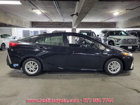 Certified 2021 Toyota Prius Prime Limited image 3