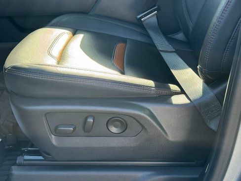 Used 2025 GMC Sierra 3500 AT4 w/ AT4 Premium Plus Package AWD/4WD image 26