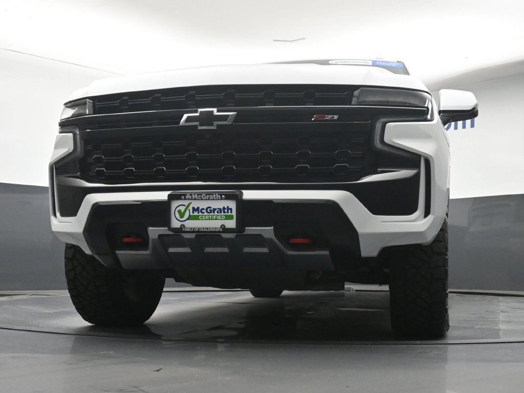 Used 2024 Chevrolet Suburban Z71 w/ Luxury Package AWD/4WD image 7