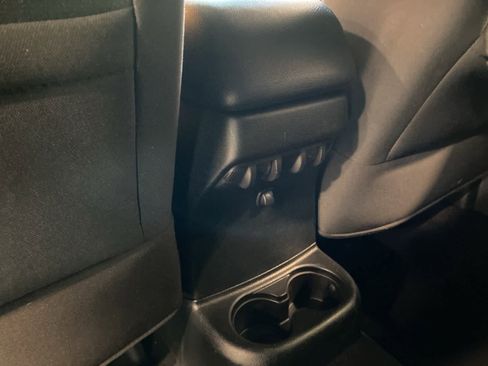 Used 2017 Jeep Wrangler Unlimited Sahara w/ Connectivity Group image 25