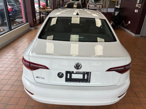 Used 2019 Volkswagen Jetta SE FWD image 12