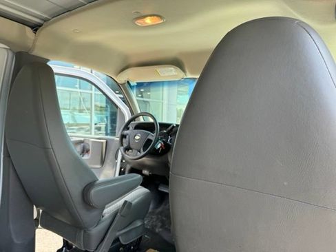 Used 2013 Chevrolet Express 2500 RWD image 18
