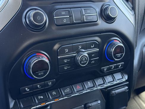 Used 2019 Chevrolet Silverado 1500 LTZ w/ LTZ Texas Edition image 19