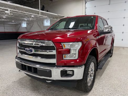 Used 2017 Ford F150 Lariat w/ Equipment Group 502A Luxury AWD/4WD image 4
