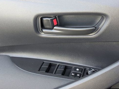 Used 2025 Toyota Corolla LE image 24