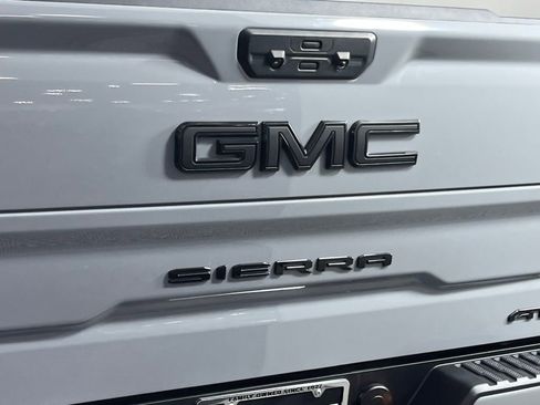 Used 2024 GMC Sierra 1500 AT4 w/ Technology Package image 30