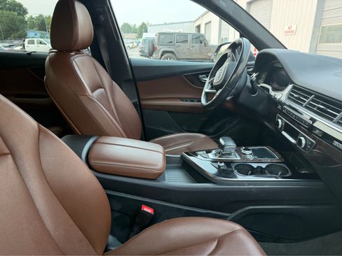 Used 2019 Audi Q7 3.0T Premium Plus w/ Premium Plus Package AWD/4WD image 6