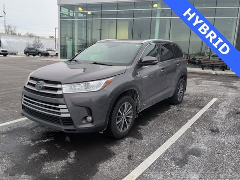 Used 2018 Toyota Highlander XLE image 1