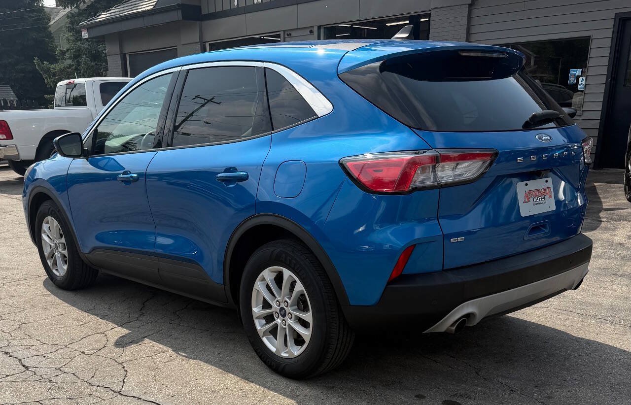 Used 2021 Ford Escape SE w/ Cold Weather Package FWD image 14