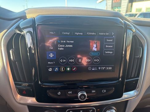 Used 2020 Chevrolet Traverse LT image 27