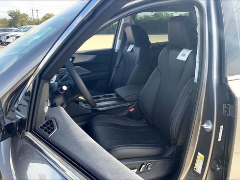 Used 2025 Acura MDX FWD w/ Technology Package image 9