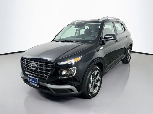 Certified 2026 Hyundai Venue SEL FWD image 3