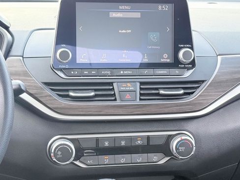 Used 2024 Nissan Altima 2.5 SV image 19