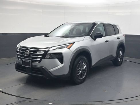 Used 2024 Nissan Rogue S AWD/4WD image 8