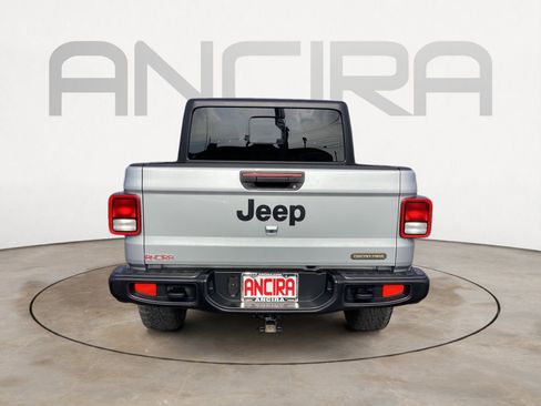 Used 2023 Jeep Gladiator Sport image 13