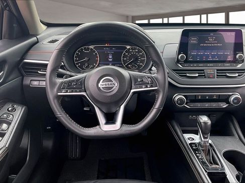 Used 2022 Nissan Altima 2.5 SR image 8
