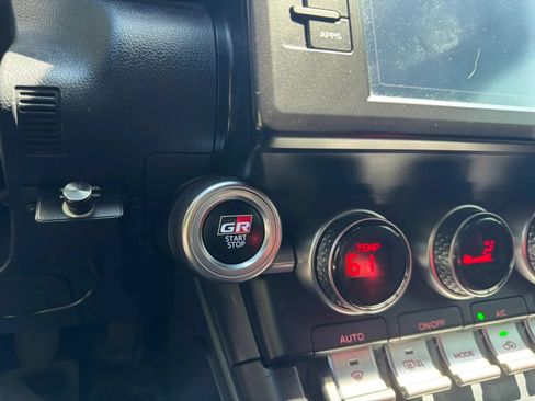 Used 2022 Toyota GR86 w/ ALL Weather Mat Package (TMS) RWD image 27