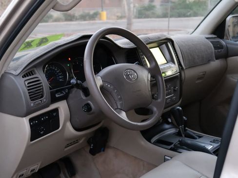 Used 2003 Toyota Land Cruiser image 12