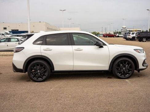 Used 2024 Honda HR-V Sport image 8