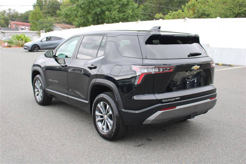 Used 2026 Chevrolet Equinox LT AWD/4WD image 6