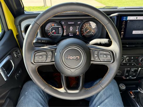 Used 2024 Jeep Wrangler Unlimited Sport AWD/4WD image 16