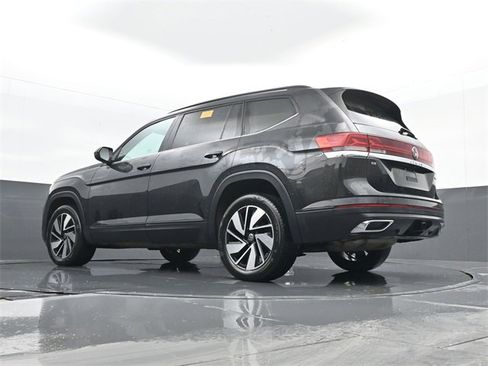 Used 2024 Volkswagen Atlas SE image 27