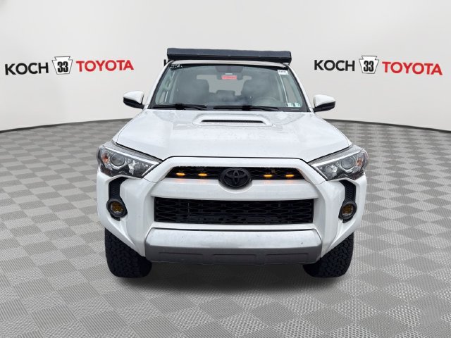 Used 2018 Toyota 4Runner TRD Off-Road AWD/4WD image 2