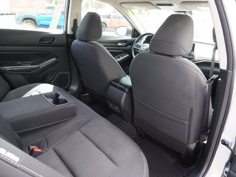 Certified 2024 Nissan Altima 2.5 SV FWD image 10
