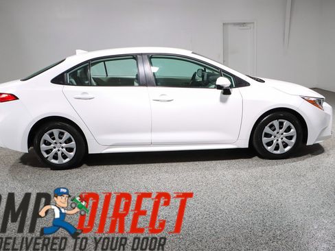 Used 2023 Toyota Corolla LE FWD image 6