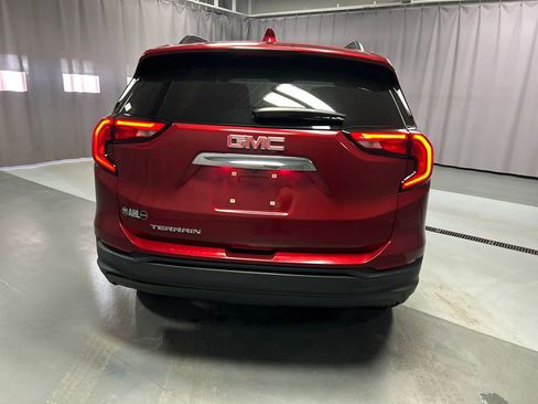 Used 2020 GMC Terrain SLE w/ Driver Convenience Package image 6