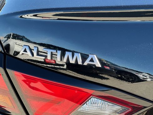 Used 2025 Nissan Altima 2.5 SV FWD image 22
