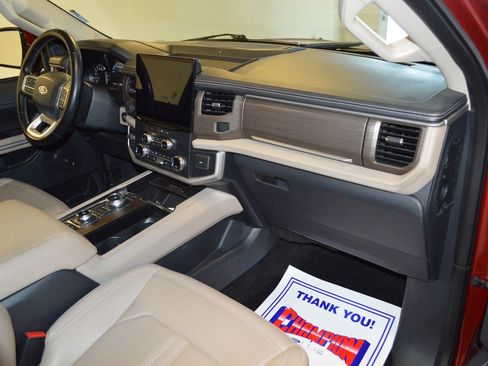 Used 2022 Ford Expedition Max Limited image 10