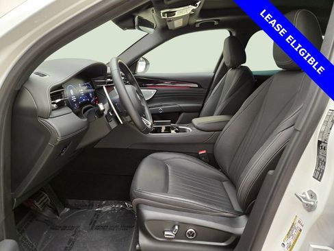 Used 2025 Maserati Grecale Modena image 17