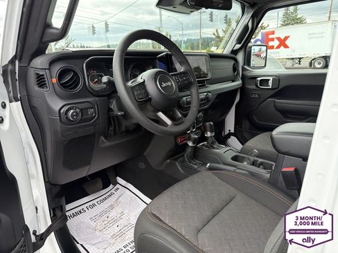 Used 2026 Jeep Gladiator Mojave AWD/4WD image 9