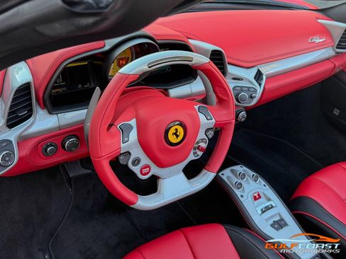 Used 2015 Ferrari 458 Spider image 32