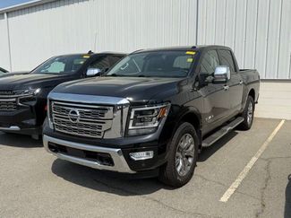 Used 2021 Nissan Titan SL w/ Moonroof Package video 1