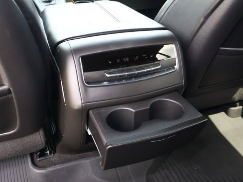Used 2024 Cadillac Escalade ESV Sport Platinum w/ LPO, ONYX Package AWD/4WD image 19