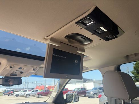 Used 2015 GMC Yukon Denali w/ Touring Package AWD/4WD image 25