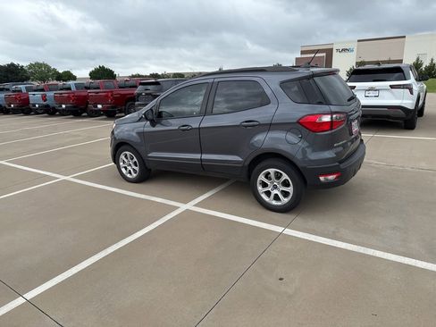 Used 2021 Ford EcoSport SE image 4