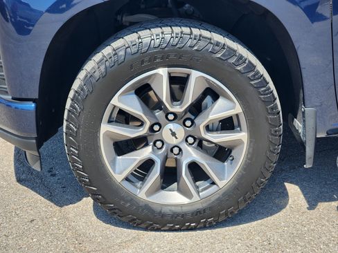 Used 2020 Chevrolet Silverado 1500 RST w/ Texas Edition RWD image 10