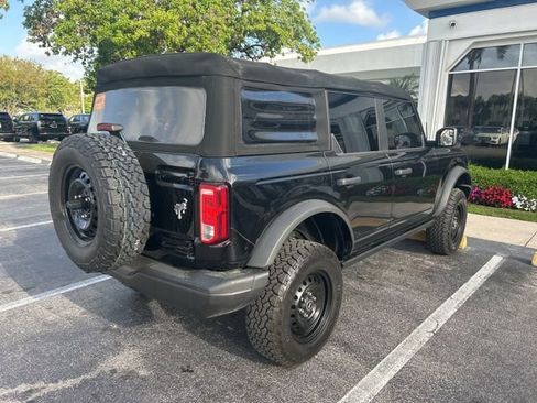 Used 2022 Ford Bronco Black Diamond image 9