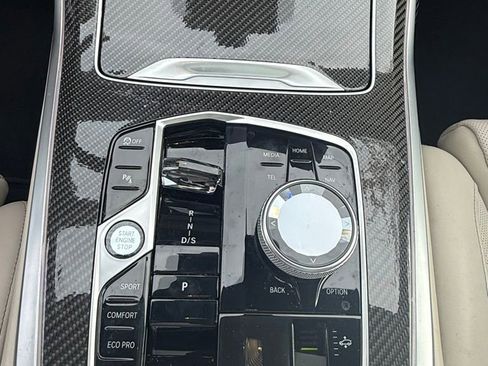 Used 2023 BMW X7 M60i image 21